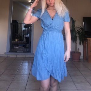 GAP short sleeve ruffle wrap dress